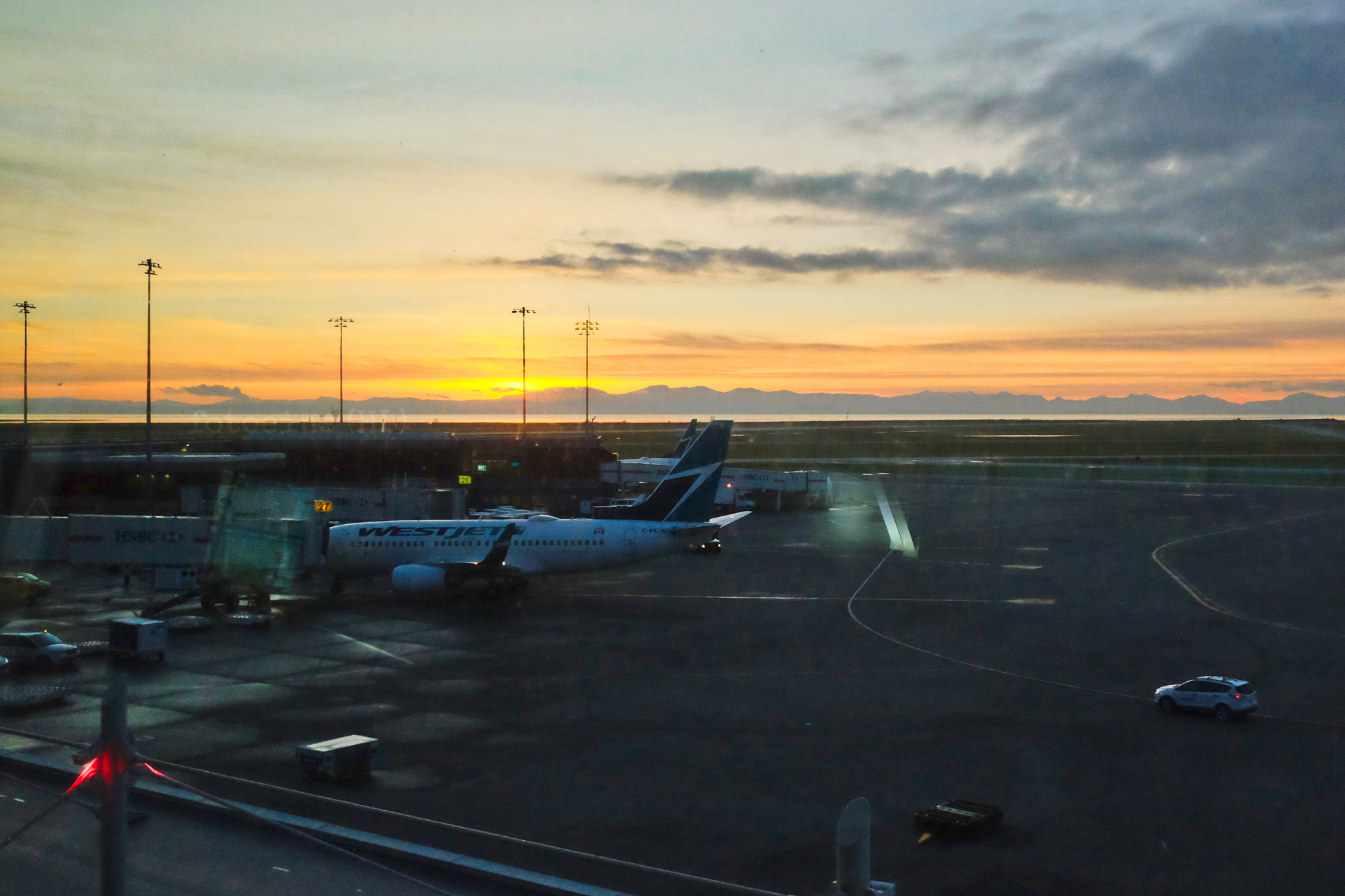 YVR at Xmas, the prolonged pandemic pause Fotoeins Fotografie