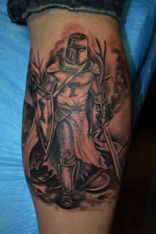 Templarios Guerreiros templarios, Tatuagem de cavaleiro, Cavaleiros 20 Fotos de Tatuagens de Guerreiros + Significados!