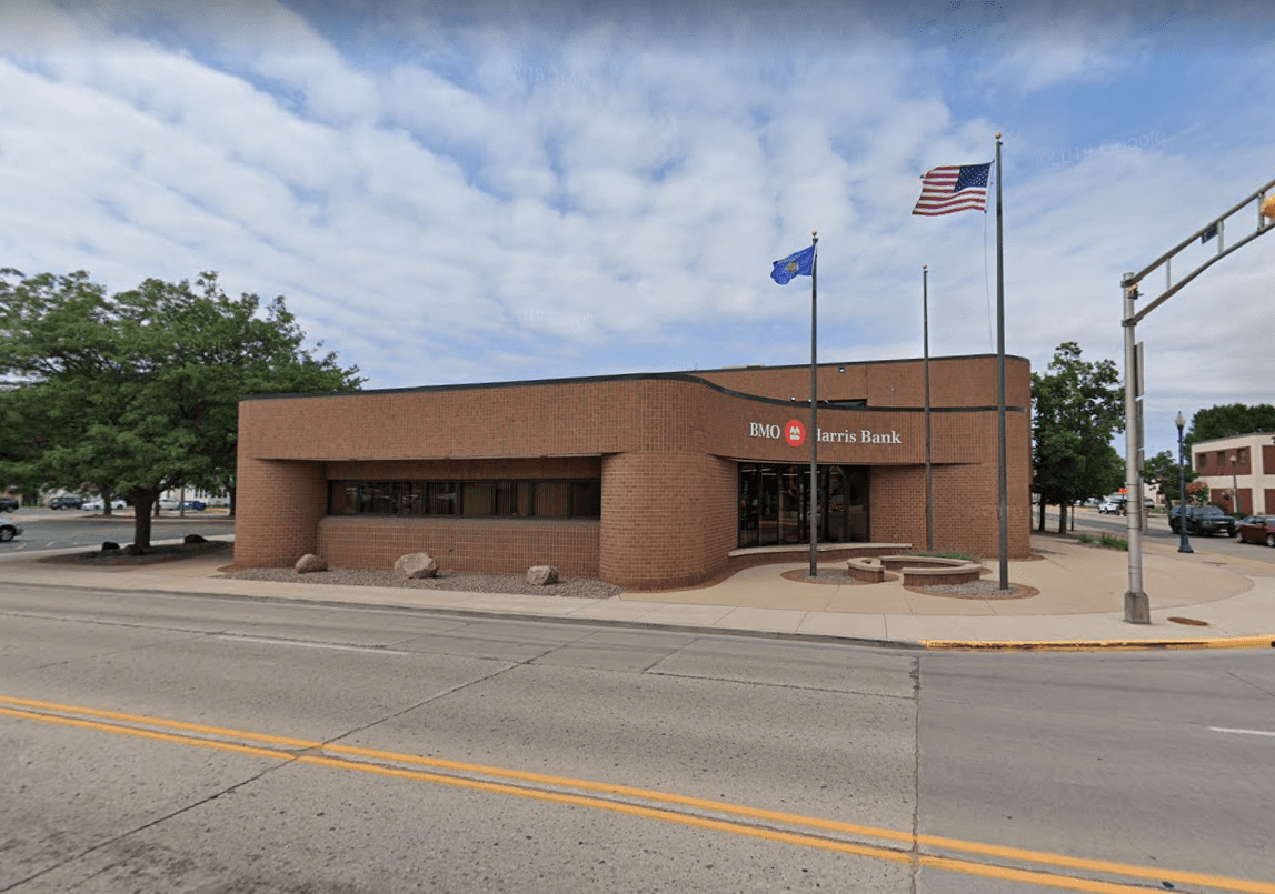 SHAWANO OFFICE / RETAIL SPACE Founders 3 Real Estate Services