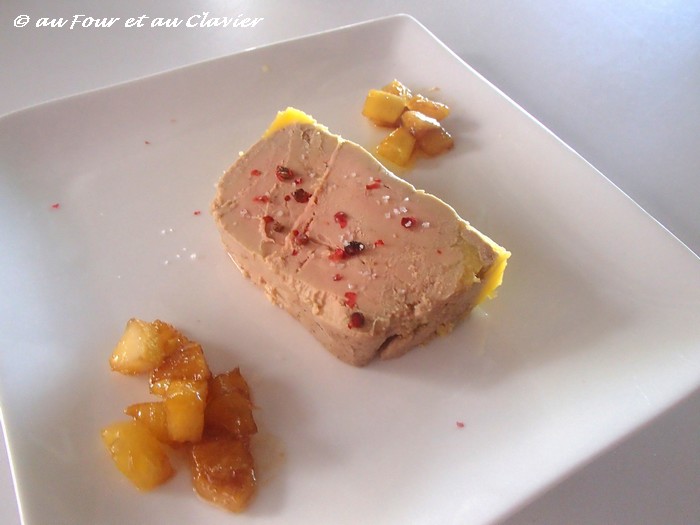 Terrine de foie gras pour les fêtes Au Four et au Clavier