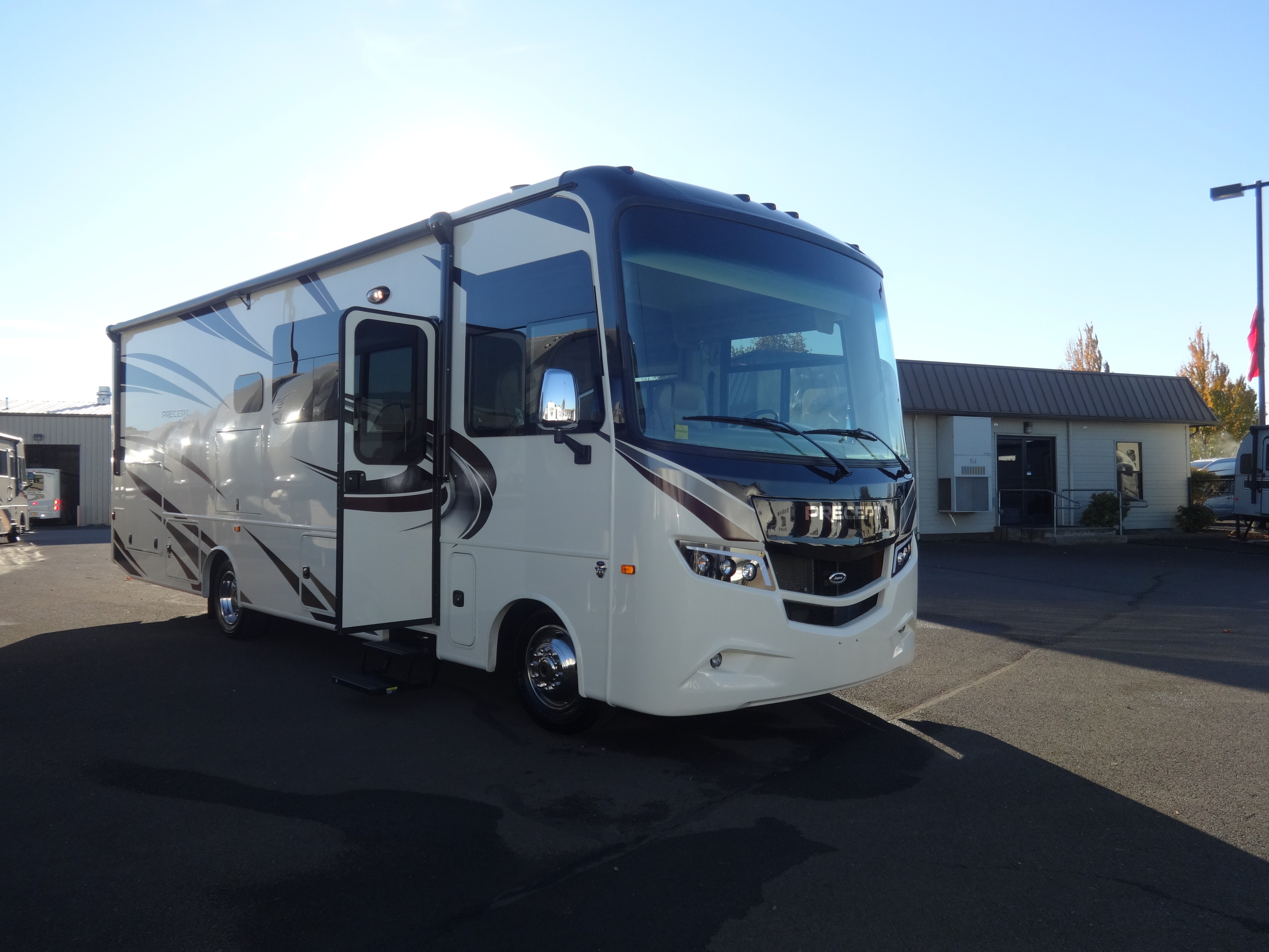 RV Accessories &amp; Customization near Portland, OR Roberson RV