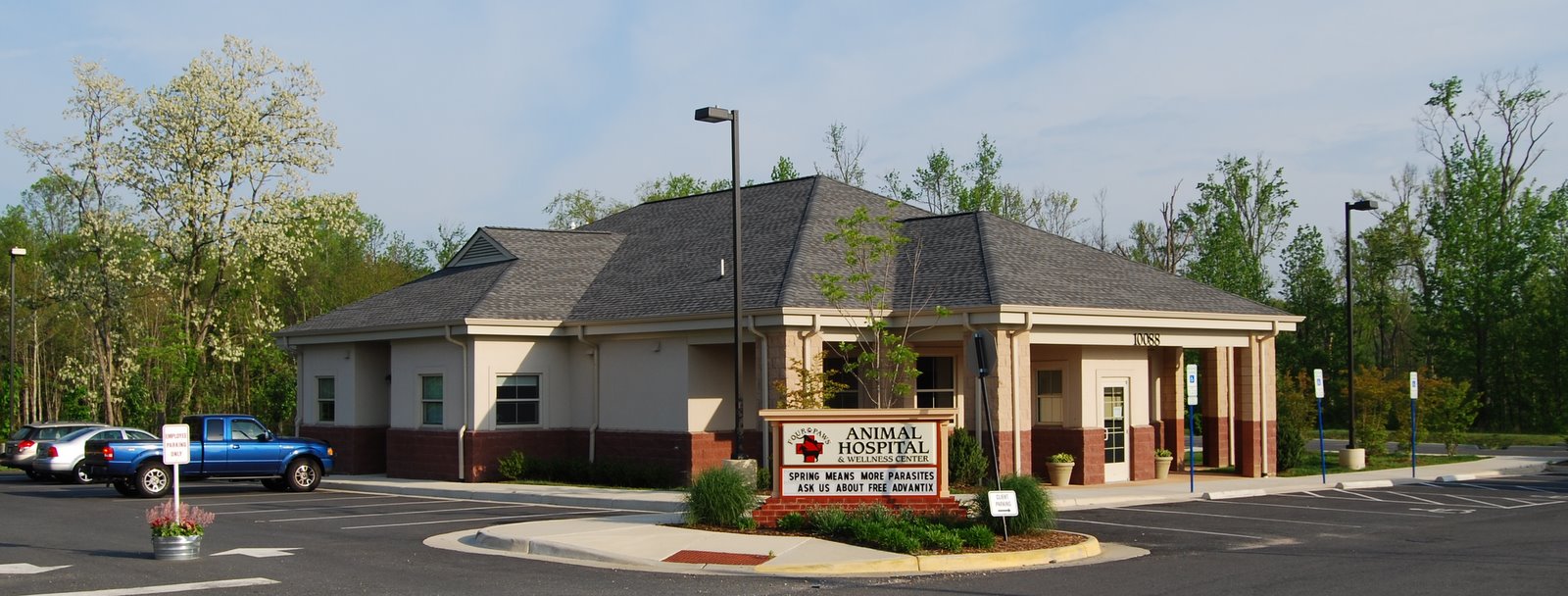 Fredericksburg, VA 22407 Veterinary Reviews Four Paws Animal Hospital