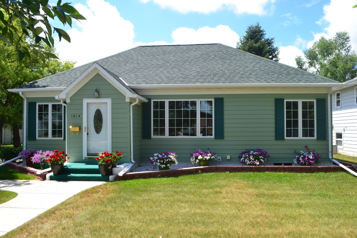 Four Seasons Realty Bottineau & Lake Metigoshe Real Estate