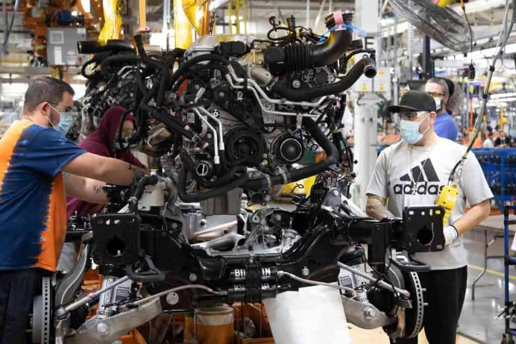 How Much Does It Cost To Replace a 5.7 Hemi Engine? Four
