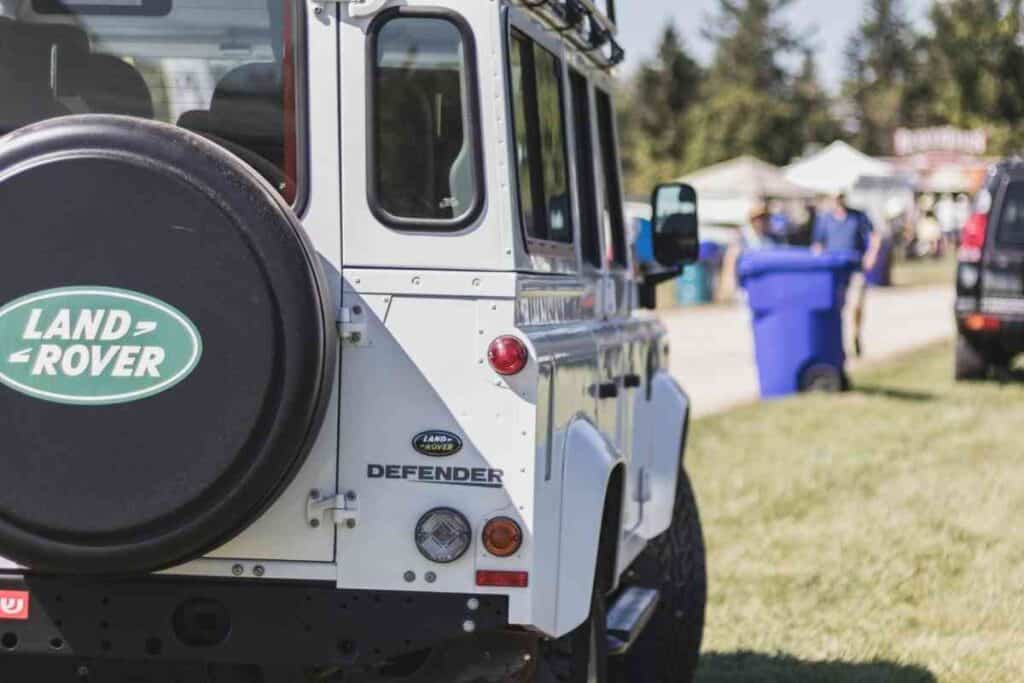 Can You Flat Tow Land Rover Defender? Four Wheel Trends