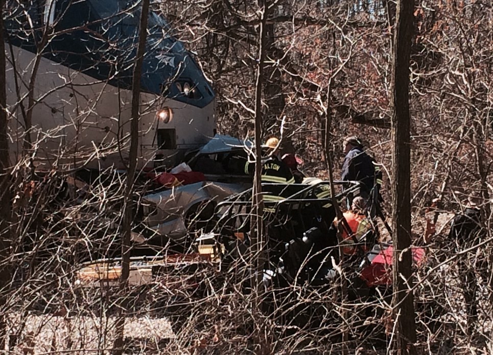 One killed in truck vs. train crash in Alton, IL FOX 2
