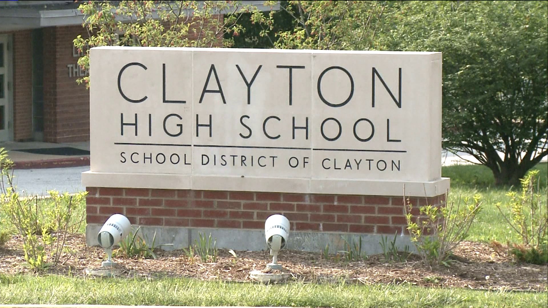 Snapchat threat closes Clayton High School FOX 2