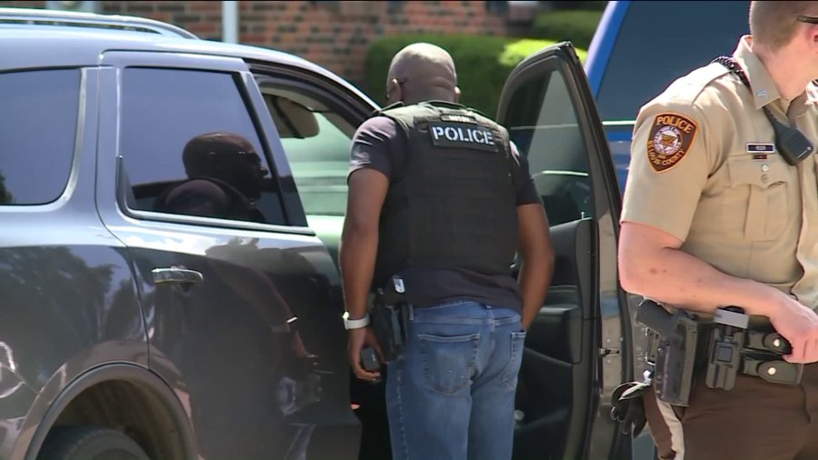 Armed suspect in barricaded standoff with officers in north St. Louis