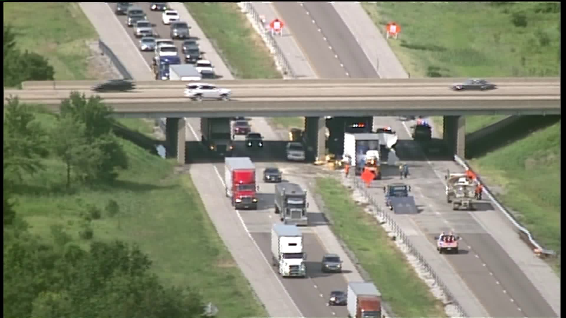 Truck crash under overpass closes northbound I55 near Edwardsville