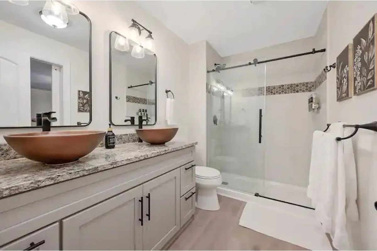 The Walnut Creek Opulent House Seymour Johnson CrashPads