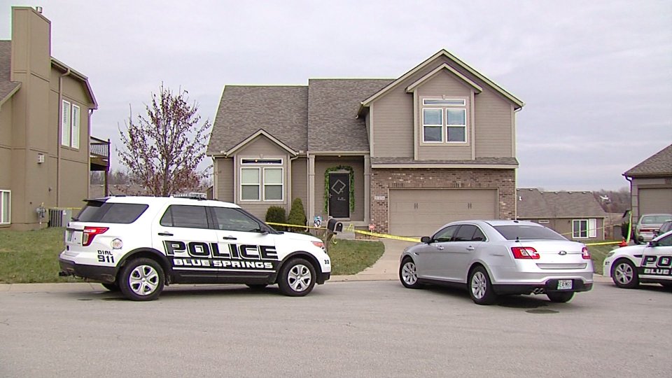 Police investigating deadly shooting at Blue Springs home