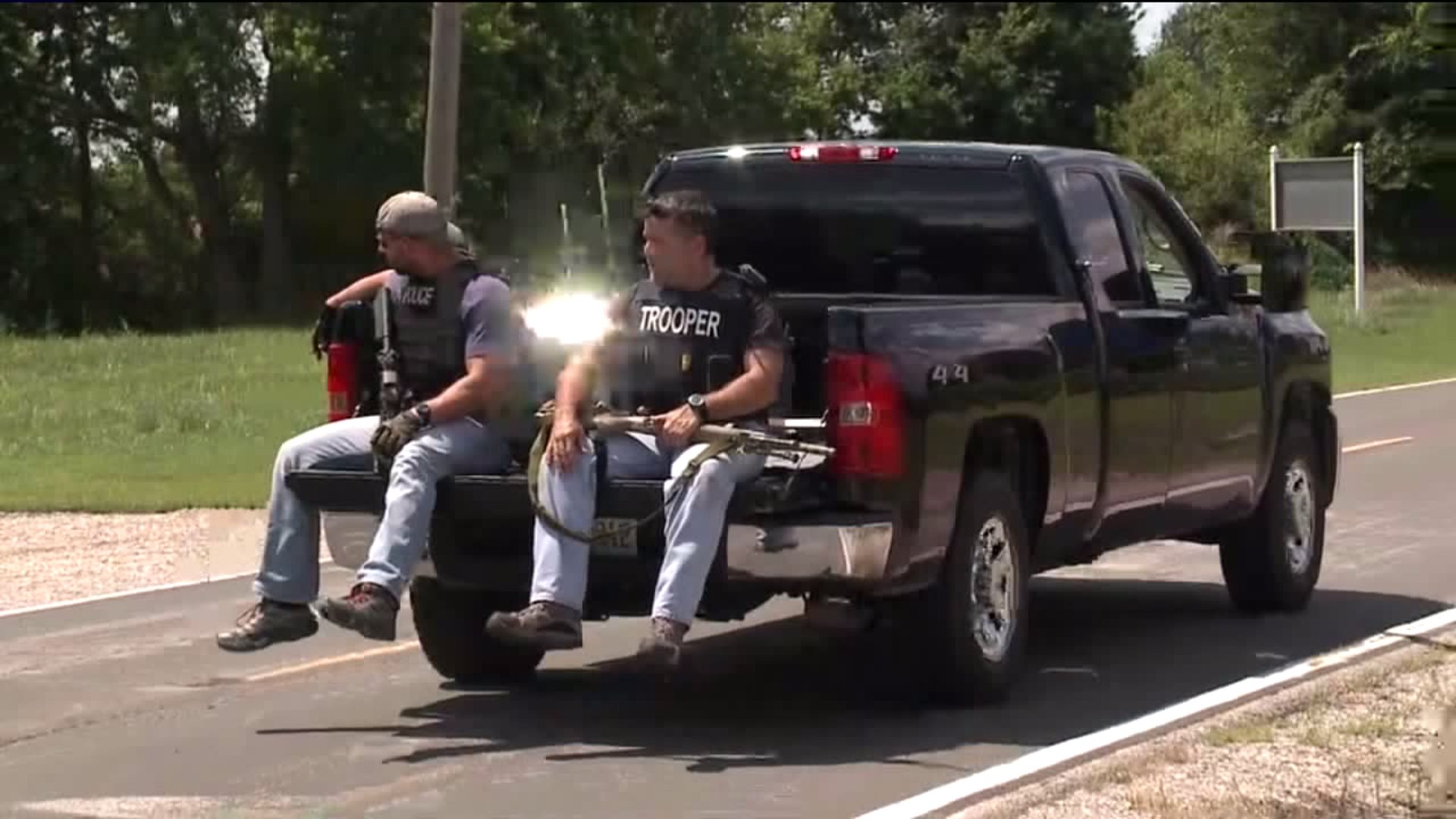 Police swarm small town of Chilhowee to search for suspect in murder of