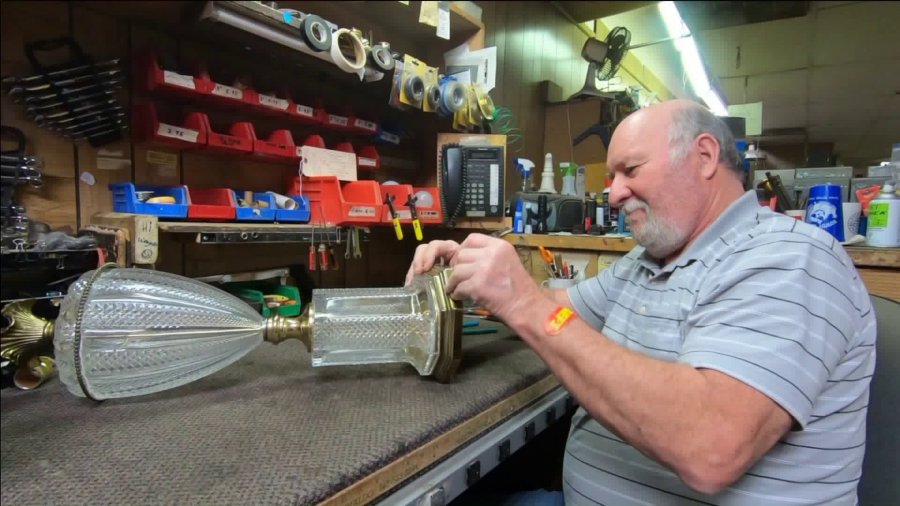 Dave Smith the Lamp Maker in Waldo closing after more than 50 years in