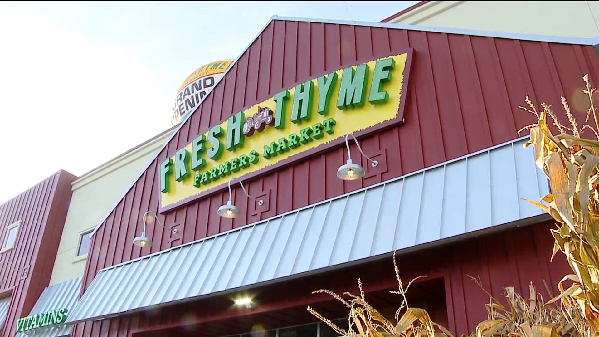 Open for business Fresh Thyme debuts 2 new organic grocery stores in