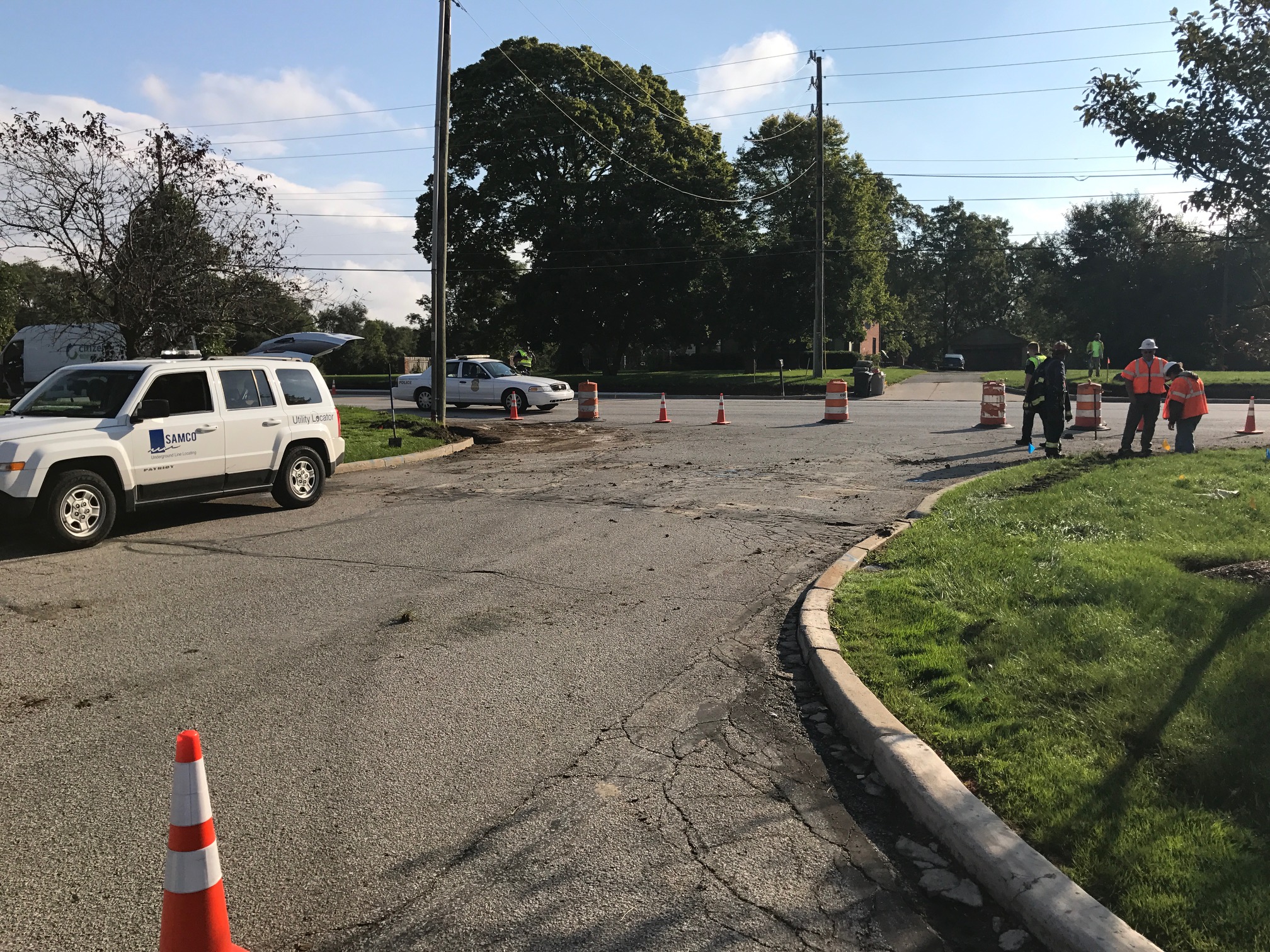 Gas main rupture occurs after backhoe hit gas line Fox 59