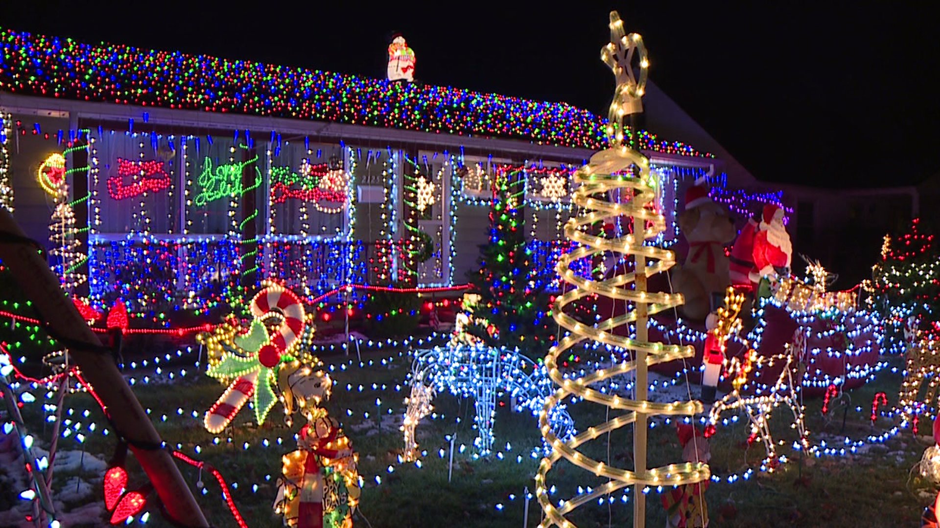 Speedway family’s amazing Christmas lights display attracts hundreds of visitors each year Fox 59