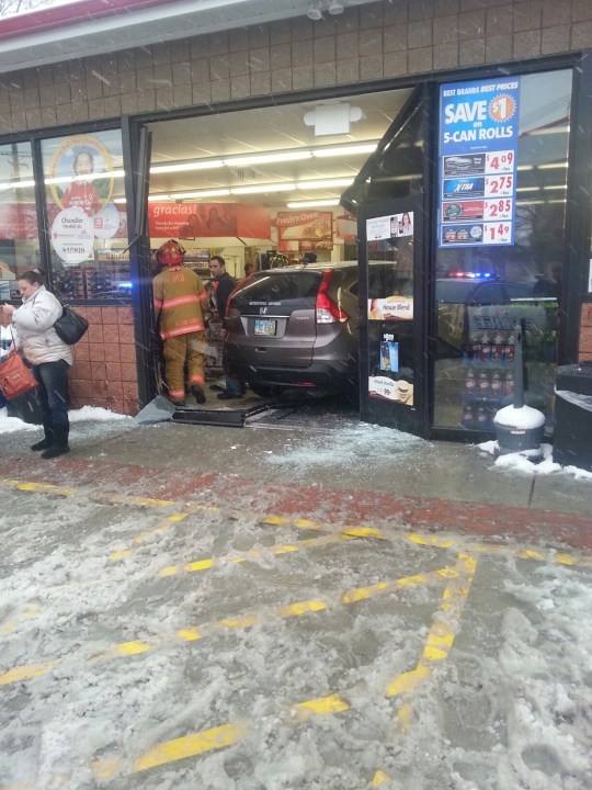 Vehicle Crashes Through Parma Gas Station Fox 8 Cleveland WJW