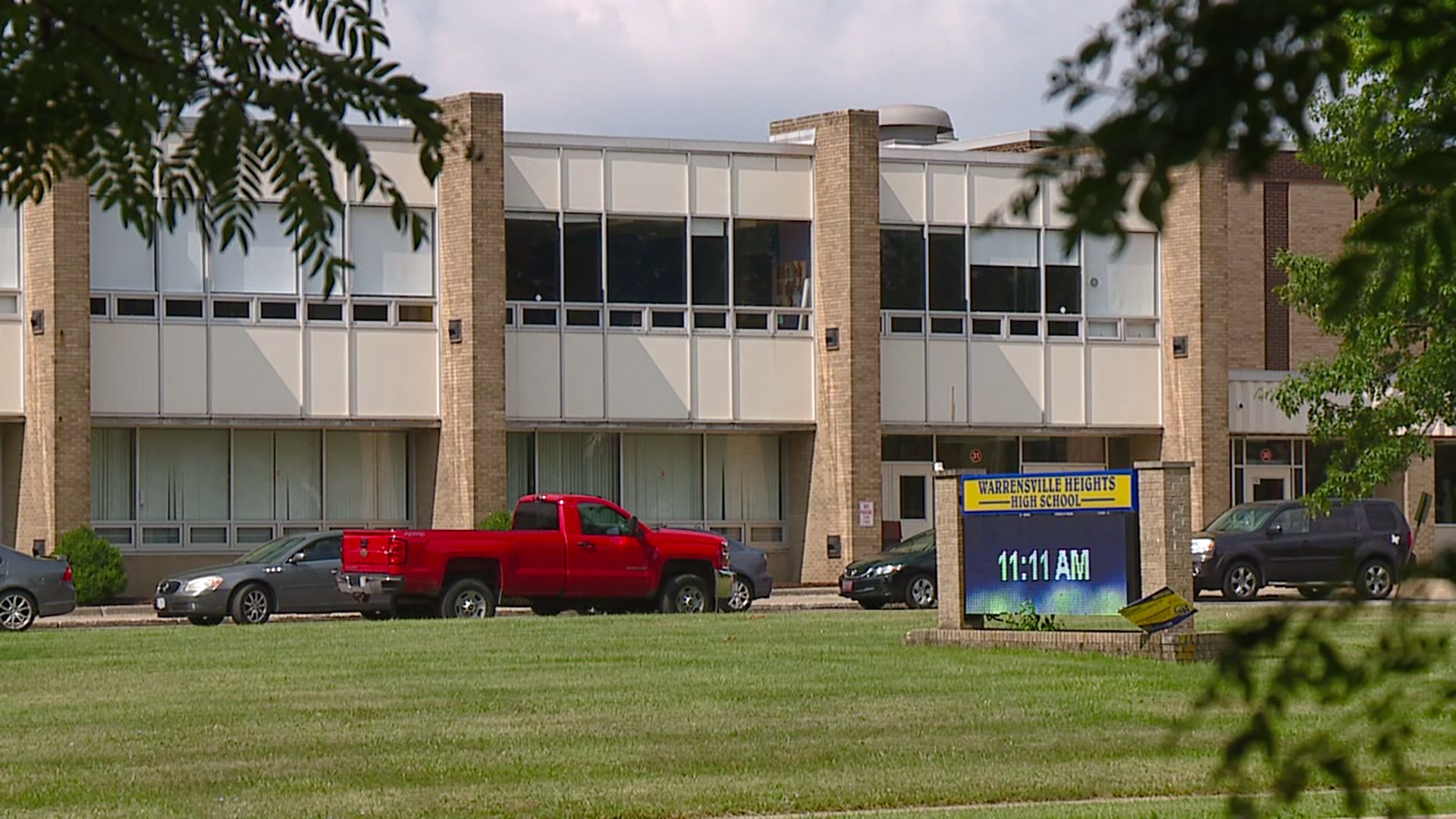 Warrensville Heights band director, teacher charged with felony importuning involving student