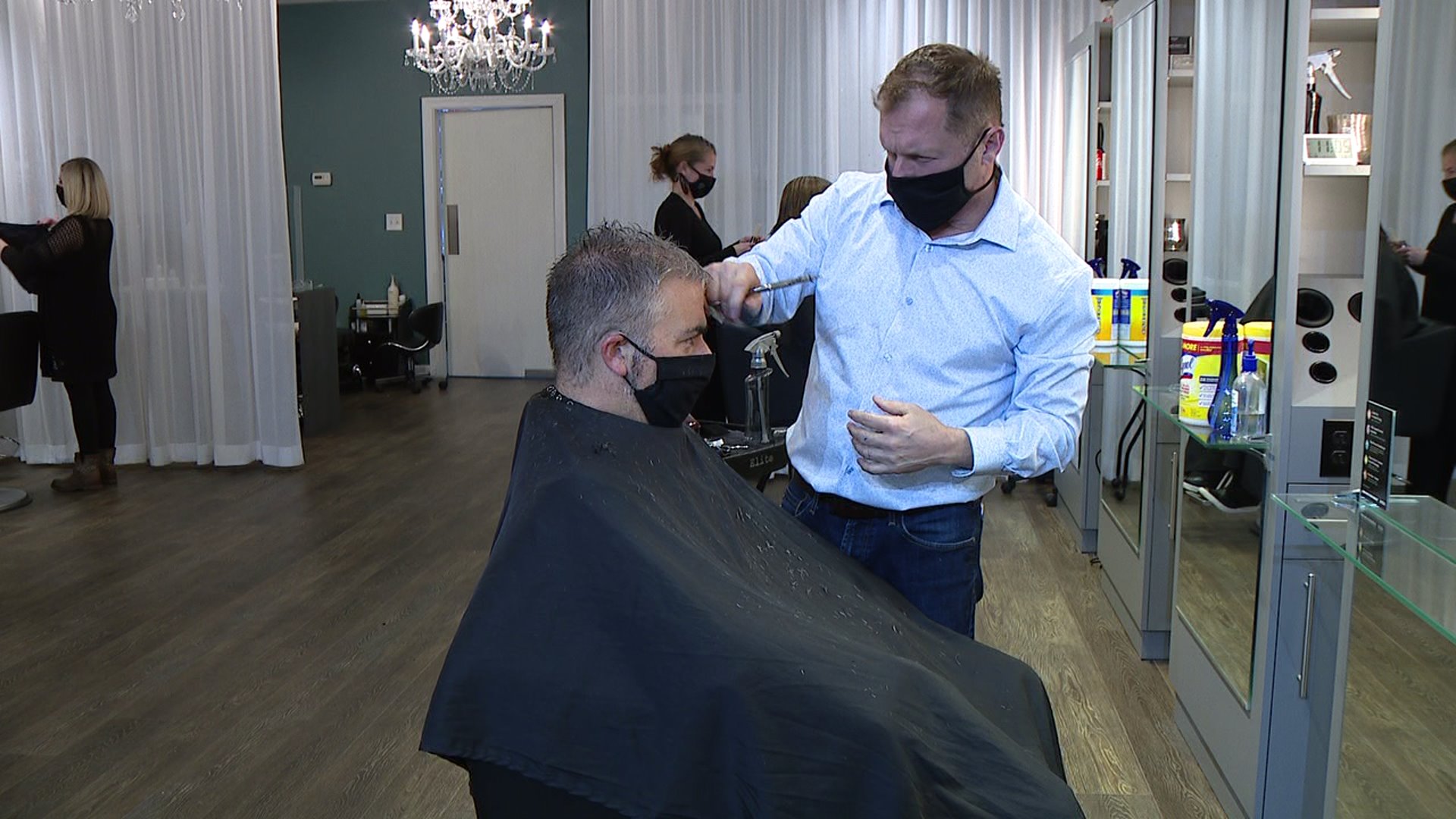 Salon opens seconds after COVID19 shutdown ends