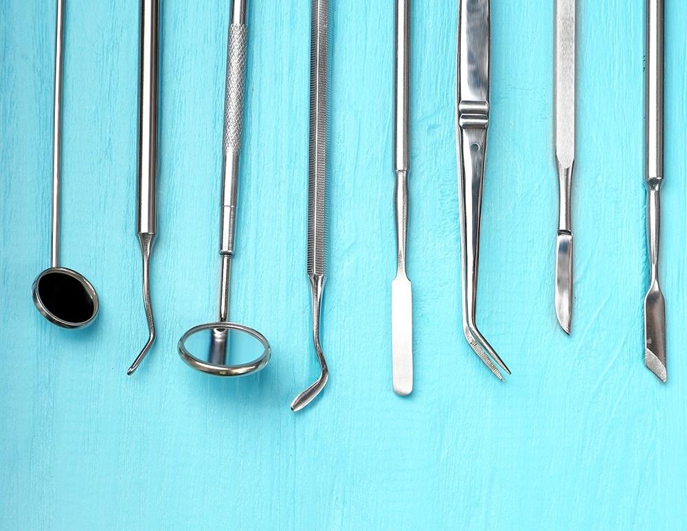 Single Use Instruments in UK vs Reuse of Instruments in Ophthalmic Surgery