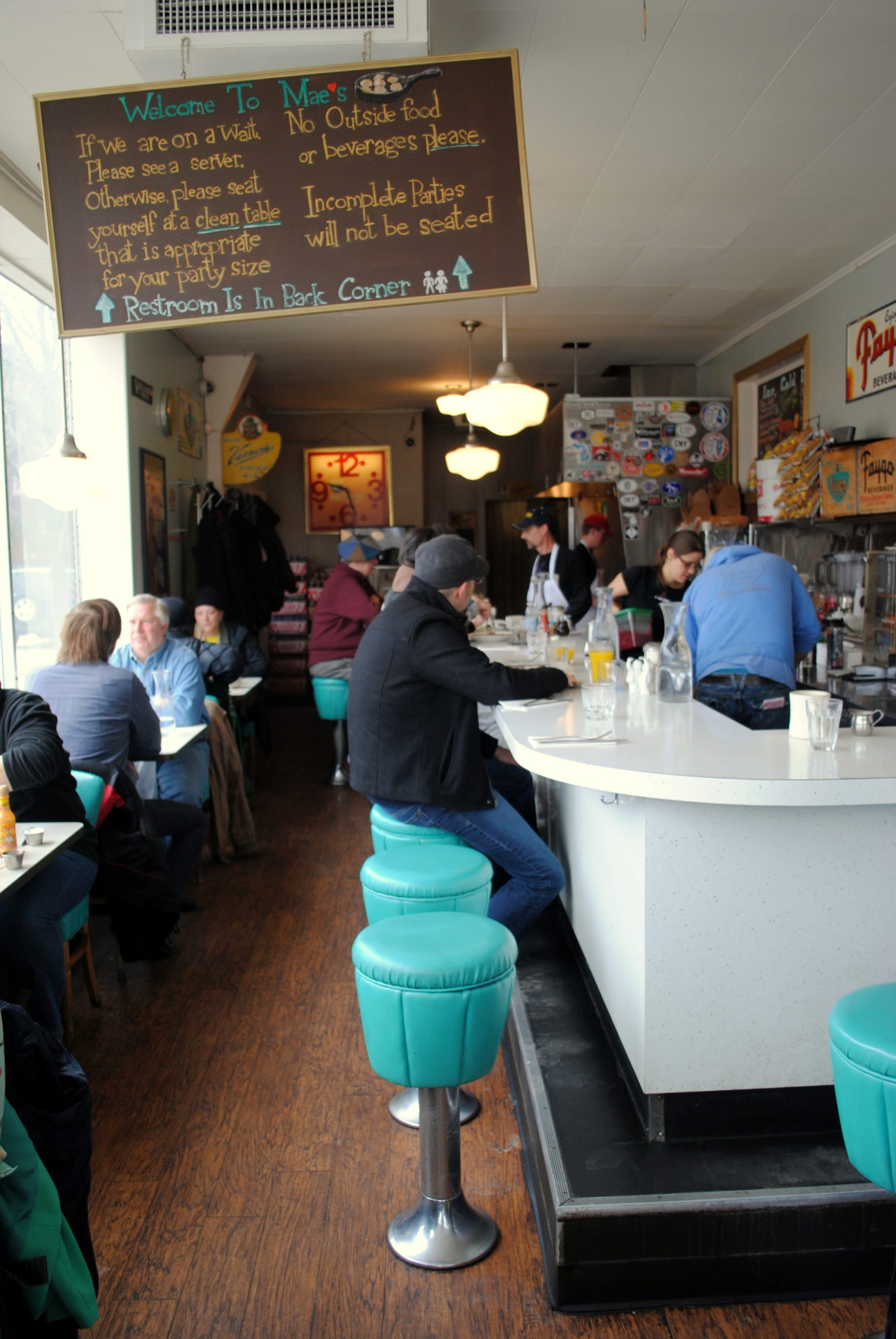 Mae's in Pleasant Ridge, MI Foxes Love Lemons