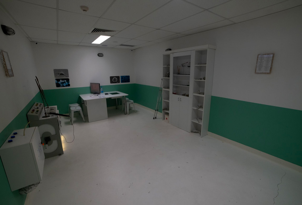 Zombie Lab Escape Room Fox in a Box