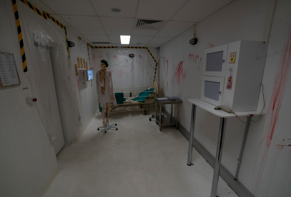 Zombie Lab Escape Room Fox in a Box