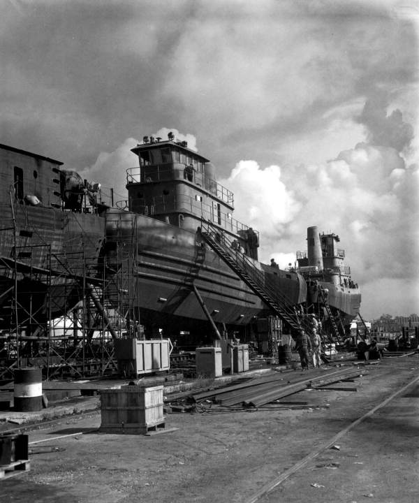 Florida Memory Ships being built at Jacksonville Shipyards