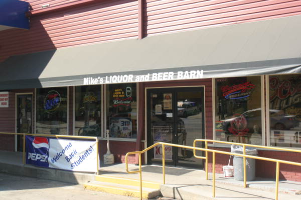 Florida Memory Front of Mike's Liquor and Beer Barn at 556 West