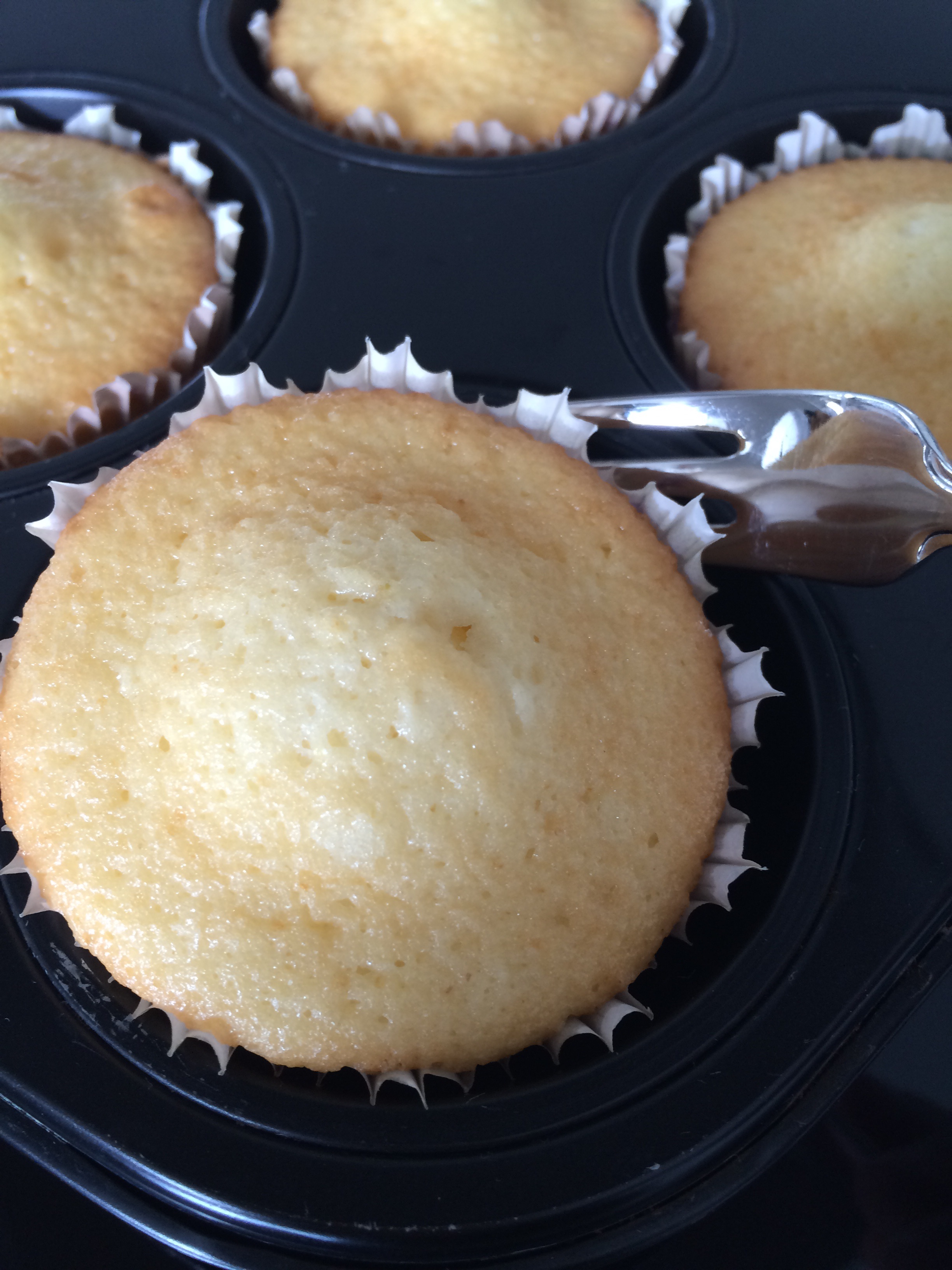 Zitronige ZitronenCupcakes unter einem BaiserHäubchen (TM) Mamaglück & Kuchenzauber