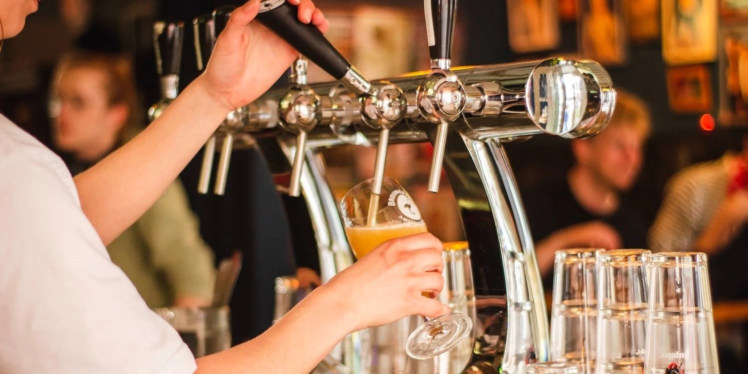 inploi Blog · Bar Back Job Description Template