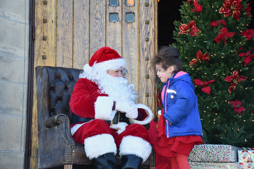 PHOTOS Saint Bridget Offering Photos With Santa Claus Framingham Source