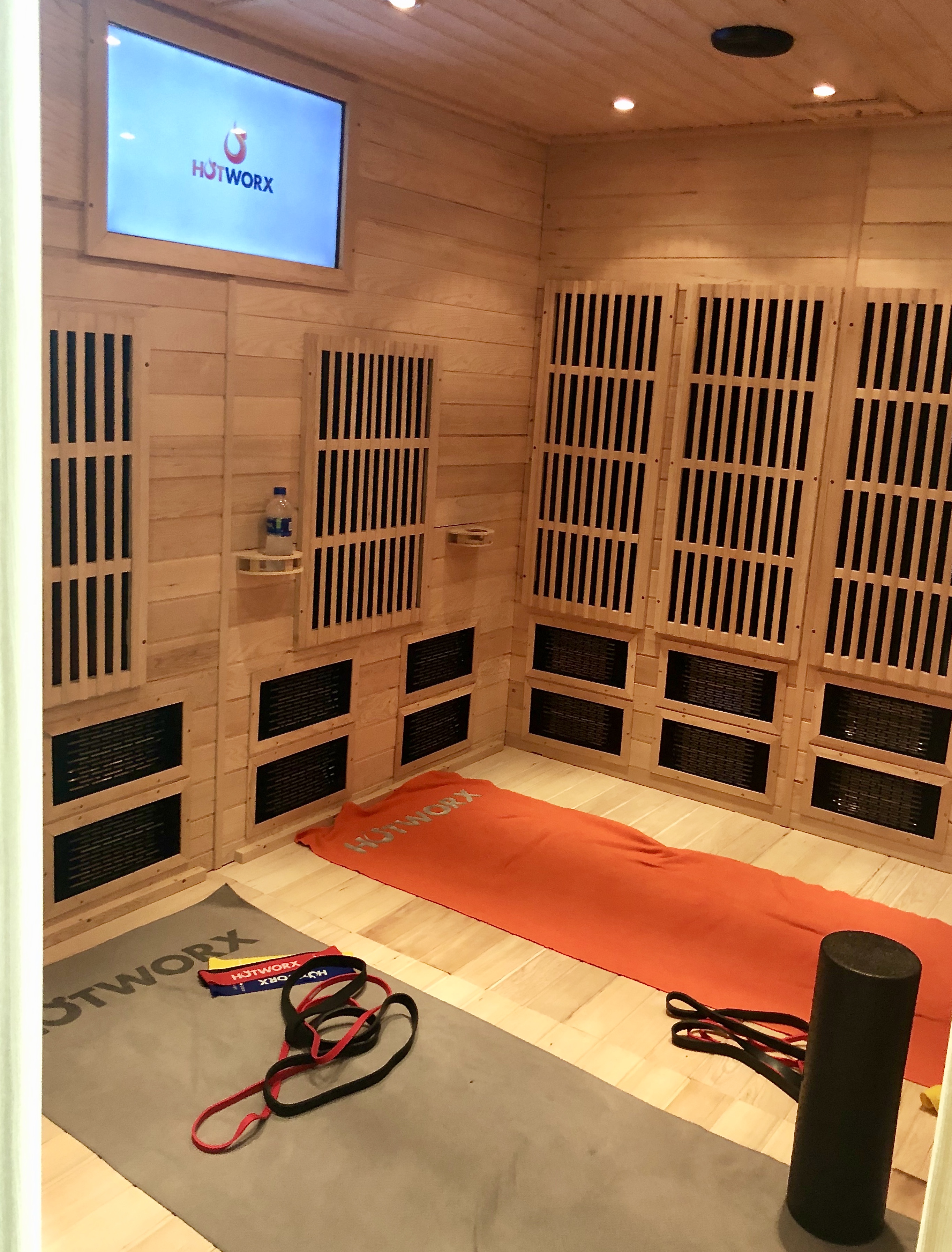 Hotworx mat, roller and towel blog.knak.jp