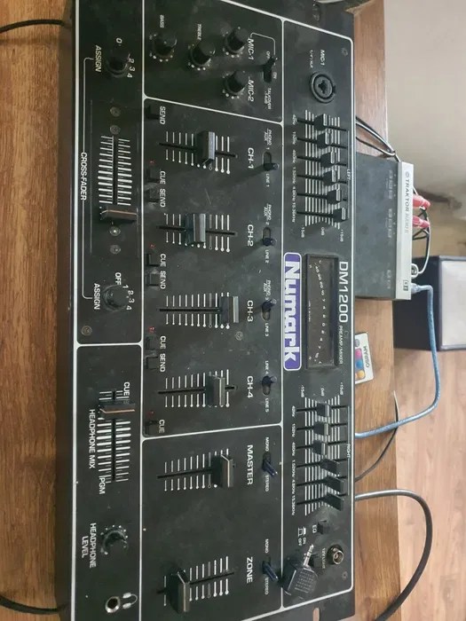 Mixer Numark DM1200 Chizatau • OLX.ro