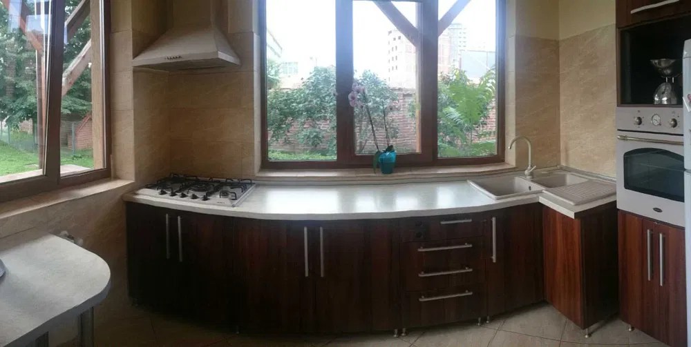 Casa visavis de Piata Mare Satu Mare • OLX.ro