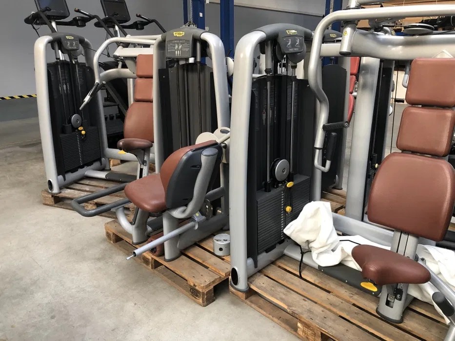 Depozit aparate fitness technogym selection line Brasov • OLX.ro