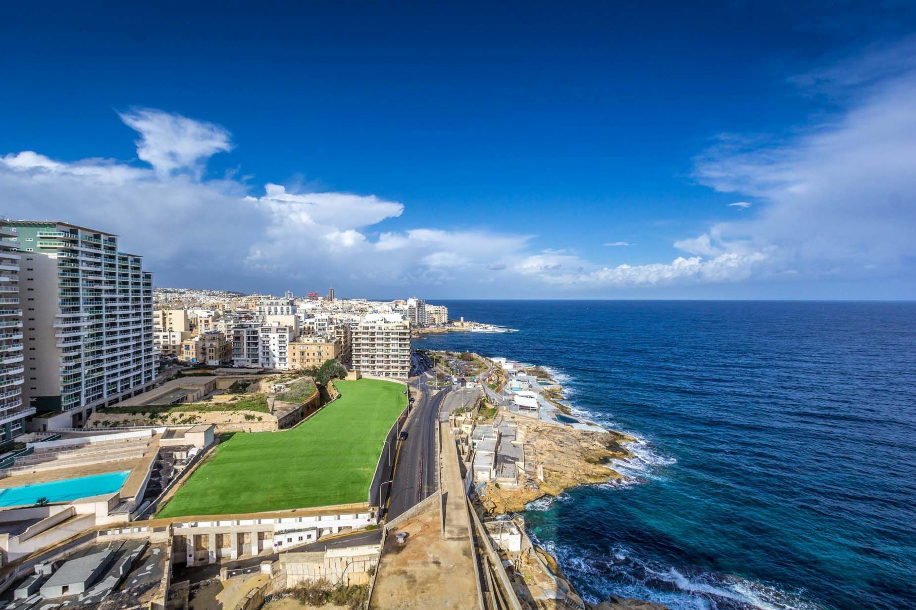 Properties with views have an unparalleled advantage! Frank Salt Real