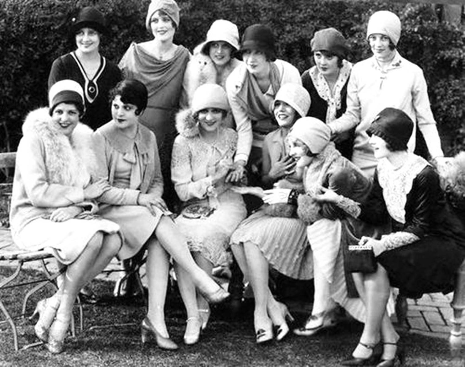 Flappers τα fashion icons της δεκαετίας του 1920 Frapress