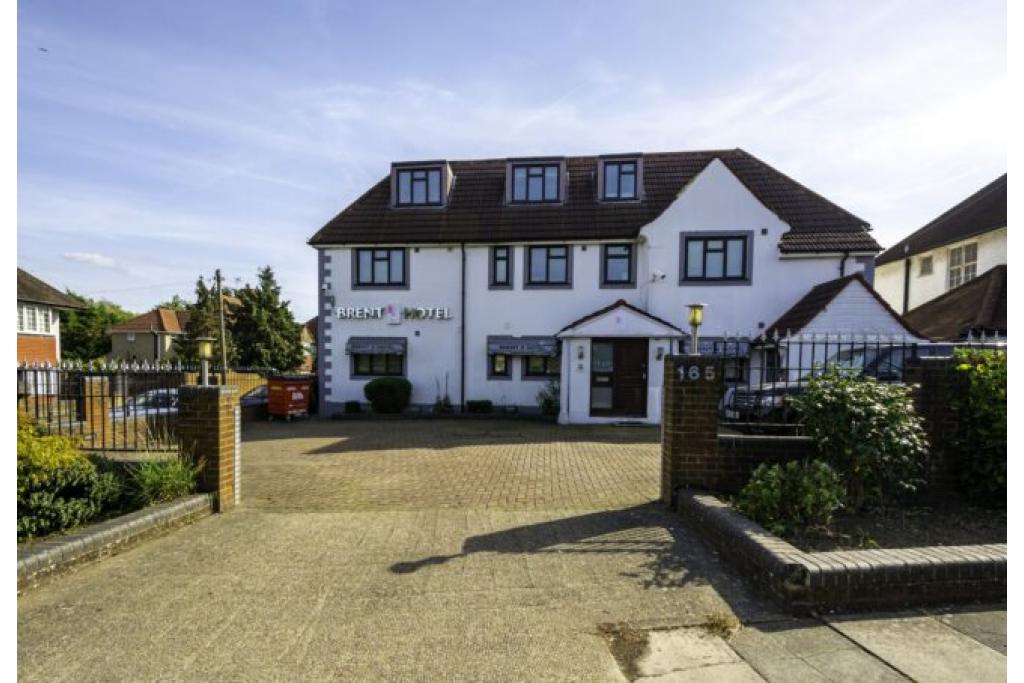 13 The Avenue, Ealing, London W13 8JR Ealing Central London Estate