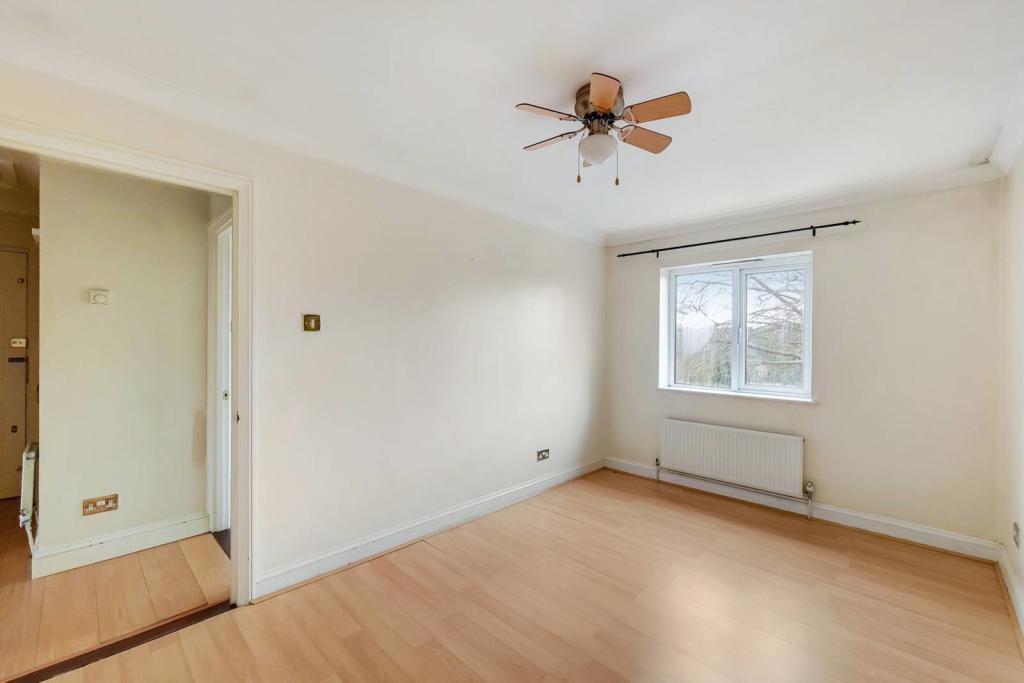 2 bed flat to rent, Eltham Road Lee, London SE12 London Central