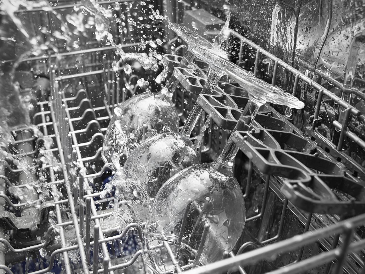 Do Not Hesitate To Have Your Dishwasher Repaired When You Notice