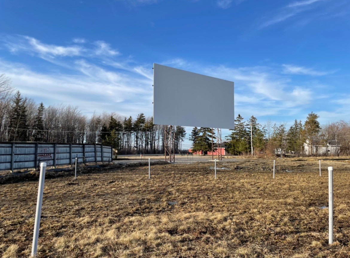Van Buren DriveIn Daylife in Dunkirk