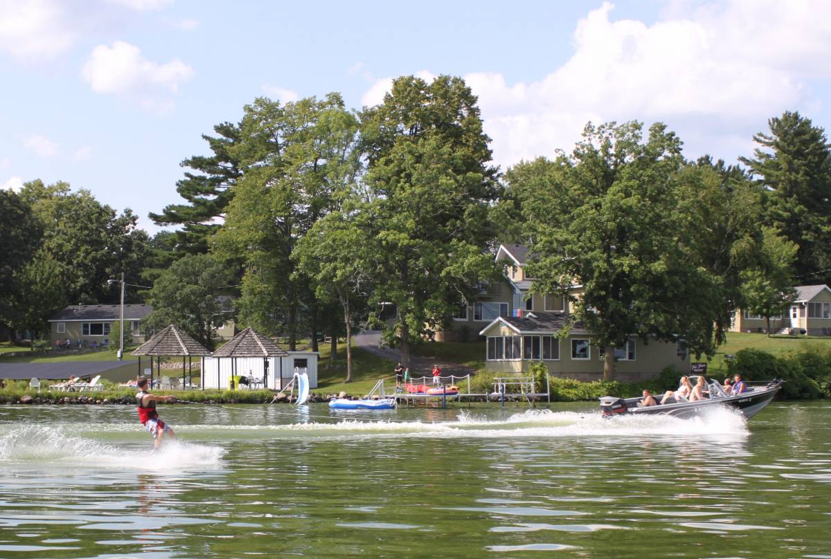 GALLERIES Fred Thomas Resort Located on Big Lake Chetac Birchwood