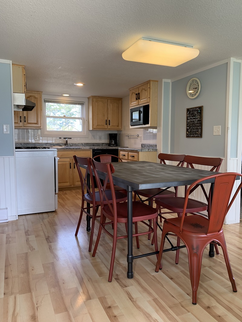 COTTAGE 13 Fred Thomas Resort Located on Big Lake Chetac