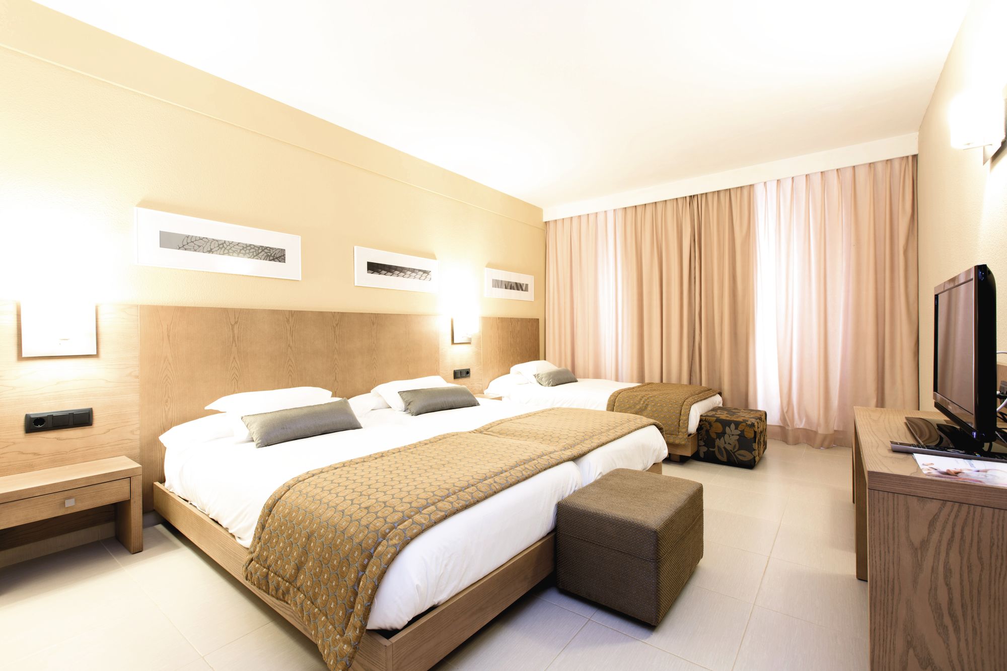 Holiday Village Majorca Free Child Places First Choice 2021 / 2022