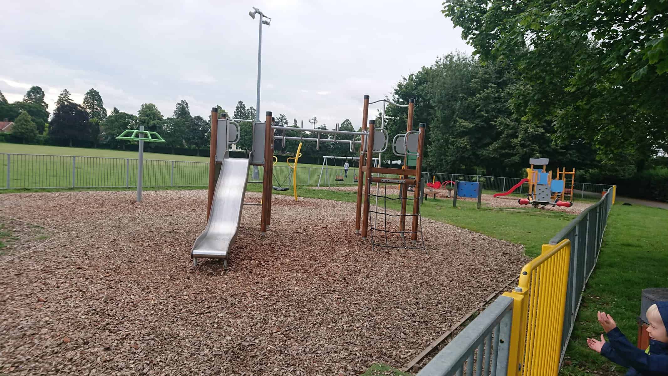 Watchett Recreation Ground Play Area, Camberley, Surrey freeparks.co.uk
