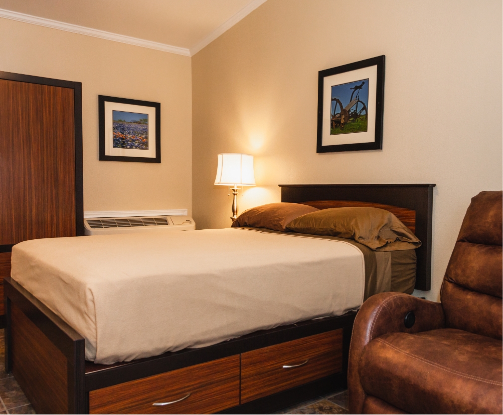 Studio Apartments and Workforce Housing in Freeport, TX