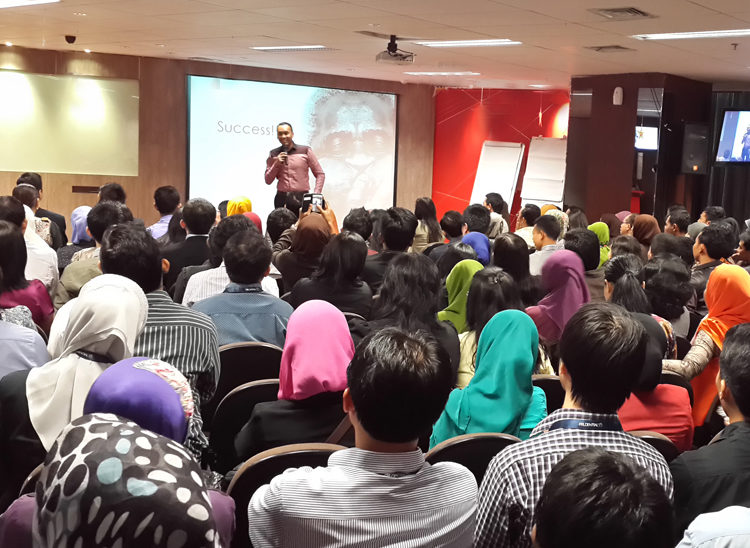 How To Give A Seminar Presentation? Free PowerPoint Templates