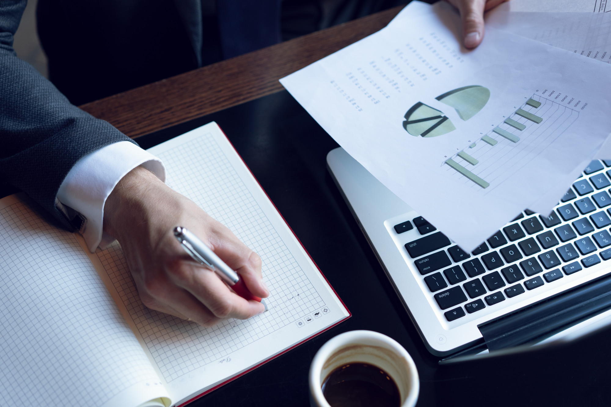 Diversify with the Best How to Create a Strong Investment Portfolio