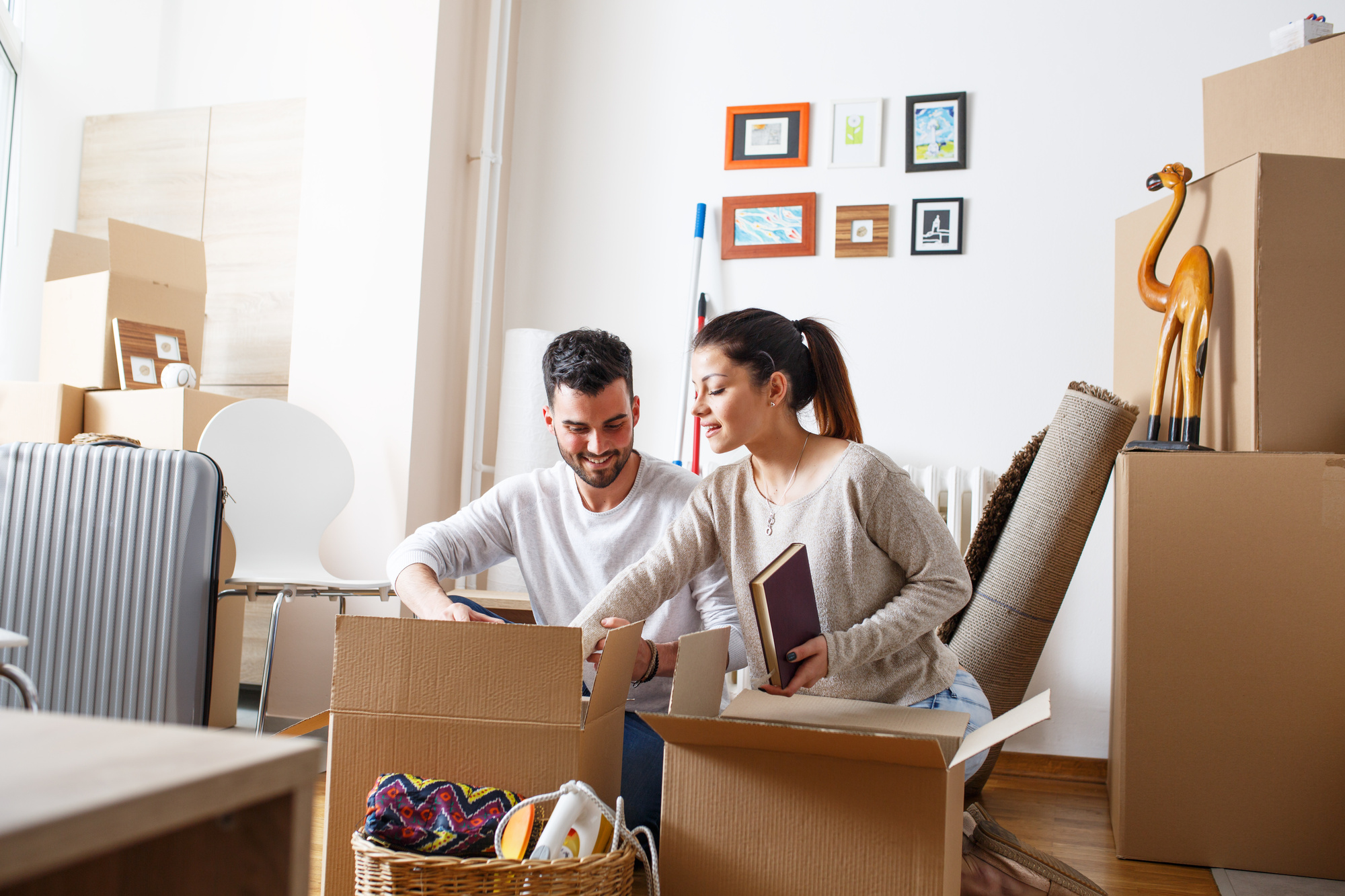 DIY or Hire the Pros? What's the Best Way to Move Long Distance